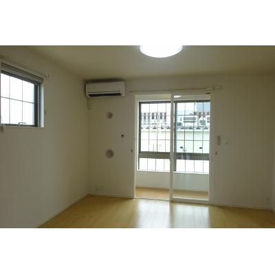 エストレーラ 201【管理NO：1-022085201-02010】 ★家具家電は申し込み後に搬入します★ ★2026年10月中旬入居可能★の物件写真2