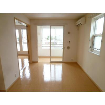 ラ・ロマ－ネ　Ⅱ 201【管理NO：1-016160002-02010】 ★家具家電は申し込み後に搬入します★ ★2026年11月下旬入居可能★の物件写真2