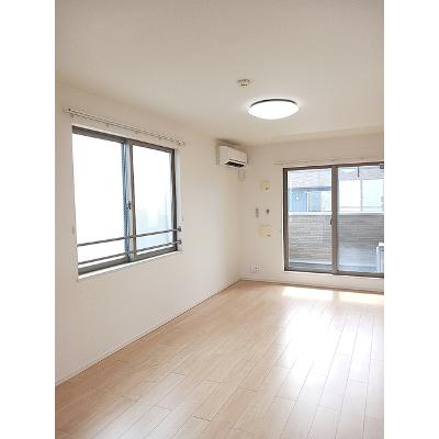 チェーリオ 301【管理NO：1-022576801-03010】 ★家具家電は申し込み後に搬入します★ ★2026年10月中旬入居可能★の物件写真2