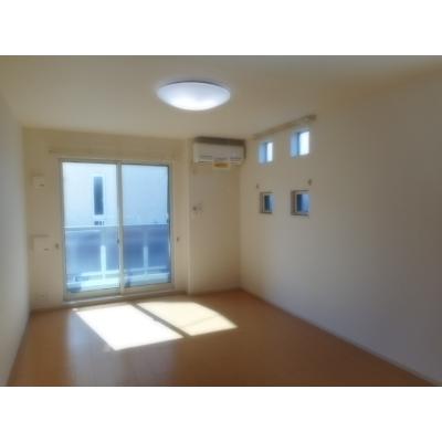 アリーズ 103【管理NO：1-017842201-01030】 ★家具家電は申し込み後に搬入します★ ★2026年10月中旬入居可能★の物件写真2