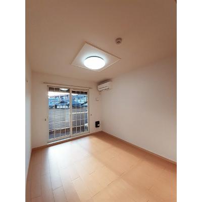 シェ　モア　Ⅰ 105【管理NO：1-016228901-01040】 ★家具家電は申し込み後に搬入します★ ★2026年10月上旬入居可能★の物件写真2