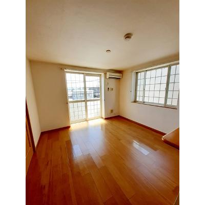 フリージア 203【管理NO：1-013118203-02030】 ★家具家電は申し込み後に搬入します★ ★2026年10月下旬入居可能★の物件写真2