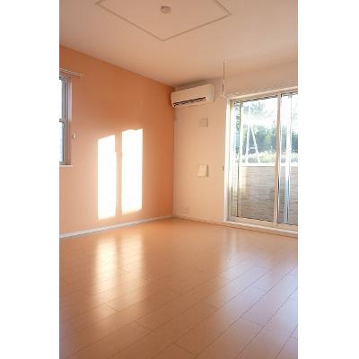グラウカ 104【管理NO：1-018606701-01040】 ★家具家電は申し込み後に搬入します★ ★2026年10月中旬入居可能★の物件写真2