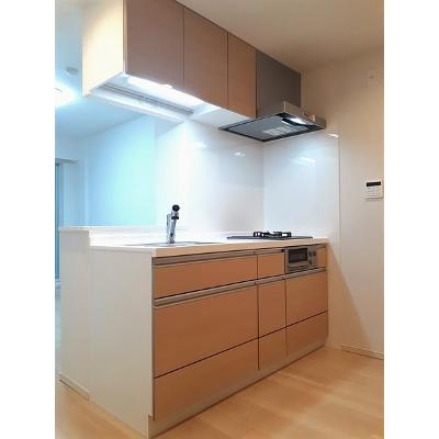 ロイヤルパイン　ストリーム 102【管理NO：1-026600001-01020】 ★家具家電は申し込み後に搬入します★ ★2026年10月中旬入居可能★の物件写真3