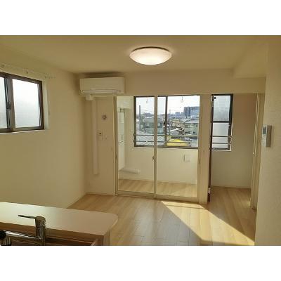 ヴァイスハイト 301【管理NO：1-026066901-03010】 ★家具家電は申し込み後に搬入します★の物件写真2