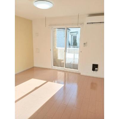 イーストウッド 101【管理NO：1-019618901-01010】 ★家具家電は申し込み後に搬入します★の物件写真2