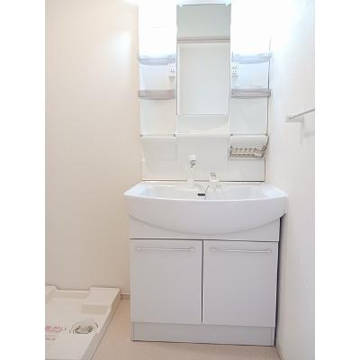 イーストウッド 101【管理NO：1-019618901-01010】 ★家具家電は申し込み後に搬入します★の物件写真6