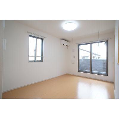 クレマチス 201【管理NO：1-019416101-02010】 ★家具家電は申し込み後に搬入します★ ★2026年11月上旬入居可能★の物件写真2