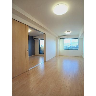 カレントⅡ 302【管理NO：1-025106201-03020】 ★家具家電は申し込み後に搬入します★の物件写真2