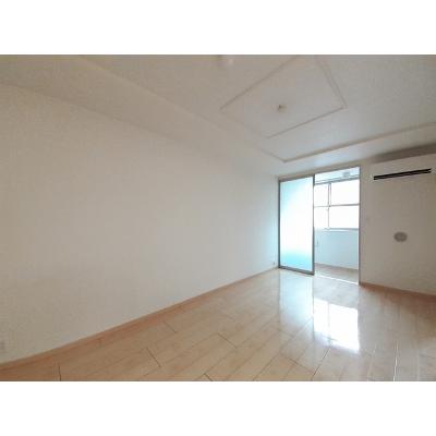 アミティエ 101【管理NO：1-018926001-01010】 ★家具家電は申し込み後に搬入します★の物件写真2