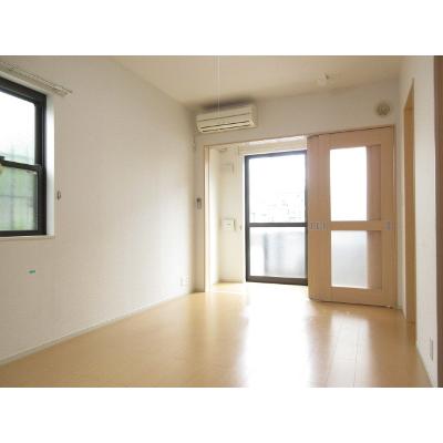 アルバータⅥ 101【管理NO：1-017689901-01010】 ★家具家電は申し込み後に搬入します★ ★2026年11月上旬入居可能★の物件写真2
