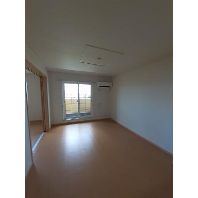 カサソレアーダ　Ⅱ 202【管理NO：1-016131802-02020】 ★家具家電は申し込み後に搬入します★ ★2026年10月下旬入居可能★の物件写真2