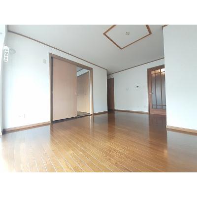 メイプル参番館 101【管理NO：1-005687003-01010】 ★家具家電は申し込み後に搬入します★ ★2026年10月下旬入居可能★の物件写真2