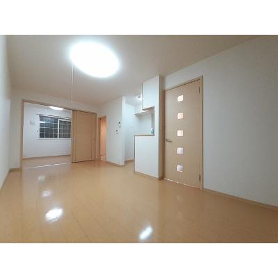 シャンドフルールＣ 102【管理NO：1-016560201-01020】 ★家具家電は申し込み後に搬入します★ ★2026年12月中旬入居可能★の物件写真2