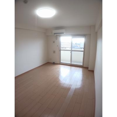 シャン・ド・フルール 307【管理NO：1-013500601-03060】 ★家具家電は申し込み後に搬入します★ ★2026年10月下旬入居可能★の物件写真2