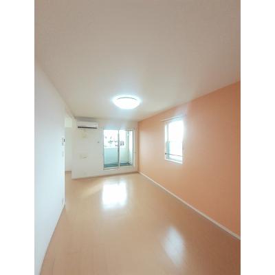 ルトンセラン 201【管理NO：1-018845701-02010】 ★家具家電は申し込み後に搬入します★ ★2026年10月中旬入居可能★の物件写真2