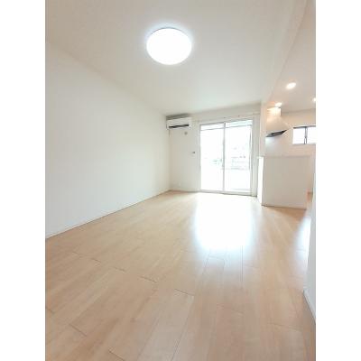 クオーレⅠ 201【管理NO：1-024987501-02010】 ★家具家電は申し込み後に搬入します★ ★2026年11月中旬入居可能★の物件写真2