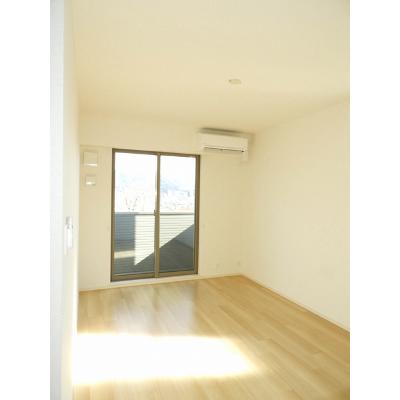 サンタルシア 103【管理NO：1-025603301-01030】 ★家具家電は申し込み後に搬入します★の物件写真2