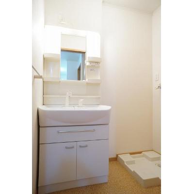 フローラ 102【管理NO：1-015086501-01020】 ★家具家電は申し込み後に搬入します★ ★2026年11月上旬入居可能★の物件写真6