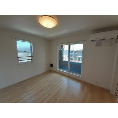 ミーサ 203【管理NO：1-027257601-02030】 ★家具家電は申し込み後に搬入します★ ★2026年11月中旬入居可能★の物件写真2