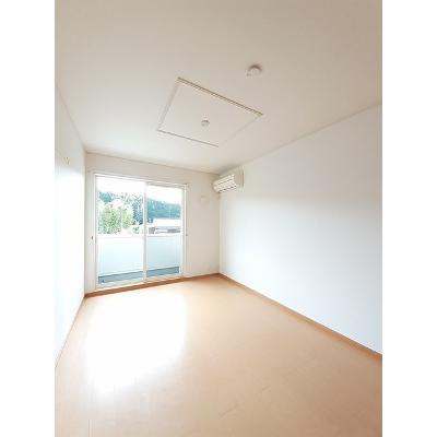 ラフィナート　カメリア 102【管理NO：1-014857402-01020】 ★家具家電は申し込み後に搬入します★ ★2026年11月上旬入居可能★の物件写真2