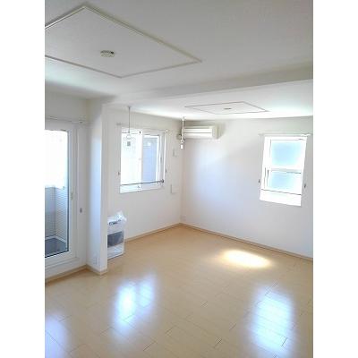 パッションフラワーⅠ 202【管理NO：1-016632501-02020】 ★家具家電は申し込み後に搬入します★ ★2026年11月上旬入居可能★の物件写真2