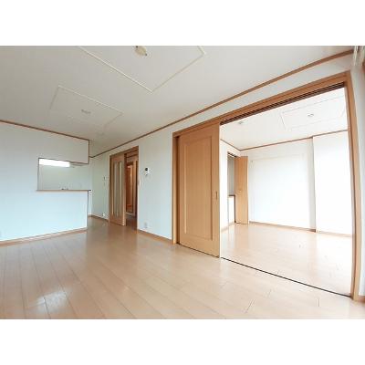 イヴェールⅢ 202【管理NO：1-013069302-02020】 ★家具家電は申し込み後に搬入します★ ★2026年11月上旬入居可能★の物件写真2