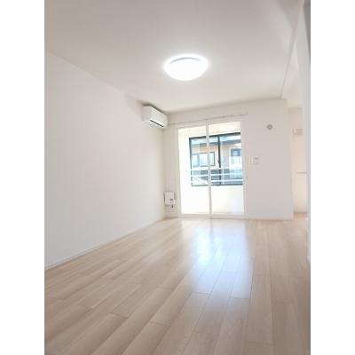 パーシモン 202【管理NO：1-028558601-02020】 ★家具家電は申し込み後に搬入します★ ★2026年11月中旬入居可能★の物件写真2