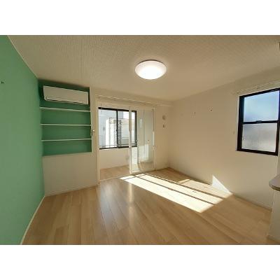 アイランド 102【管理NO：1-026821801-01020】 ★家具家電は申し込み後に搬入します★ ★2026年10月中旬入居可能★の物件写真2