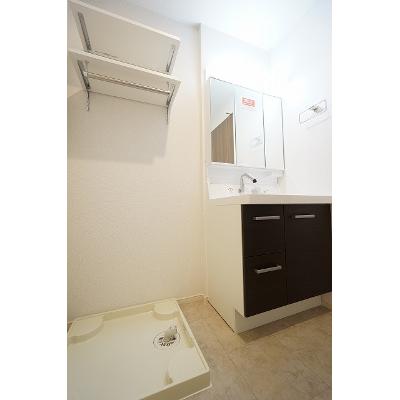 apartment 〒108-0075　東京都港区港南２丁目16-1