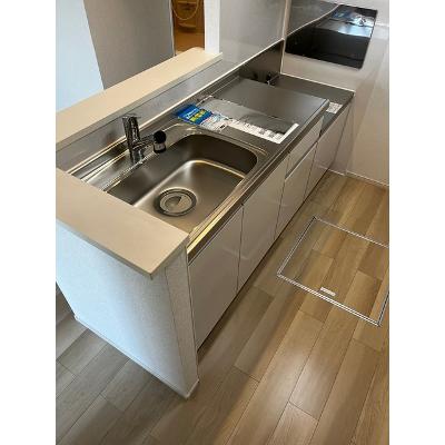 サングランス 103【管理NO：1-020775302-01030】 ★家具家電は申し込み後に搬入します★ ★2026年11月上旬入居可能★の物件写真3