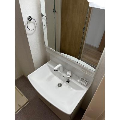 サングランス 103【管理NO：1-020775302-01030】 ★家具家電は申し込み後に搬入します★ ★2026年11月上旬入居可能★の物件写真6