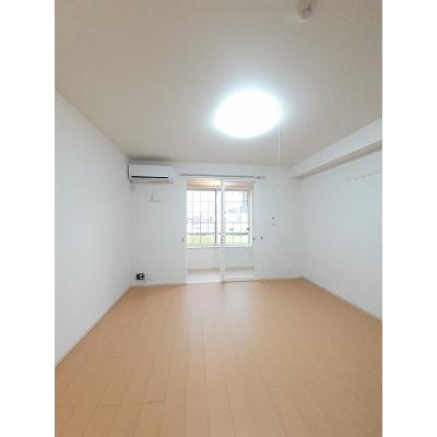 ラフレシールＢ 101【管理NO：1-018178202-01010】 ★家具家電は申し込み後に搬入します★ ★2026年11月上旬入居可能★の物件写真2