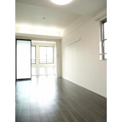 エクスプレシオ 201【管理NO：1-022157901-02010】 ★家具家電は申し込み後に搬入します★ ★2026年11月中旬入居可能★の物件写真2