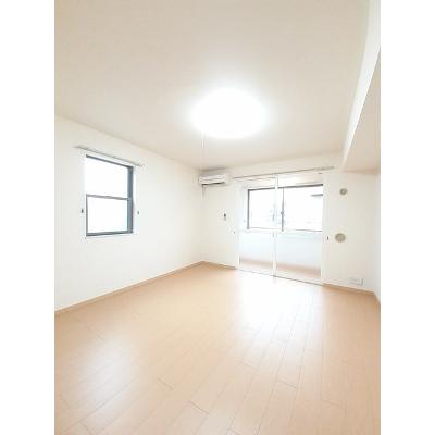 ピノアール 101【管理NO：1-017045301-01010】 ★家具家電は申し込み後に搬入します★ ★2026年11月中旬入居可能★の物件写真2