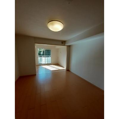 ソレイユⅢ 103【管理NO：1-016389701-01030】 ★家具家電は申し込み後に搬入します★ ★2026年10月中旬入居可能★の物件写真2