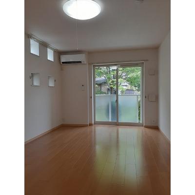 ウィステリア 101【管理NO：1-016259701-01010】 ★家具家電は申し込み後に搬入します★ ★2026年10月下旬入居可能★の物件写真2