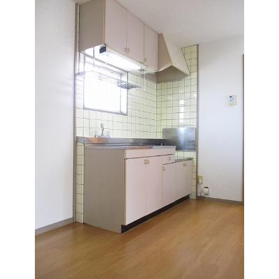リバーグリーン 102【管理NO：1-004749801-01020】 ★家具家電は申し込み後に搬入します★ ★2026年10月下旬入居可能★の物件写真3