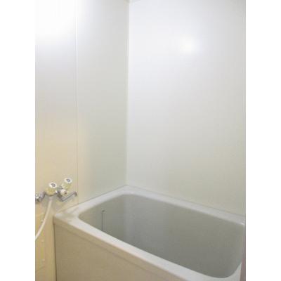 リバーグリーン 102【管理NO：1-004749801-01020】 ★家具家電は申し込み後に搬入します★ ★2026年10月下旬入居可能★の物件写真4