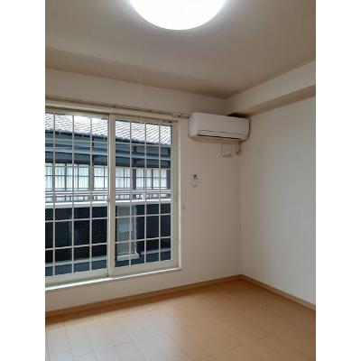 ヴィオラ　フィオーレ 201【管理NO：1-015727901-02010】 ★家具家電は申し込み後に搬入します★ ★2026年11月上旬入居可能★の物件写真2