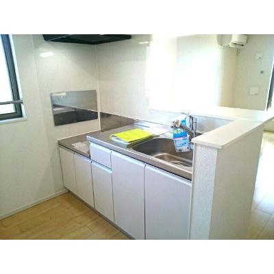 サンモリッツ 201【管理NO：1-023064001-02010】 ★家具家電は申し込み後に搬入します★ ★2026年12月上旬入居可能★の物件写真3