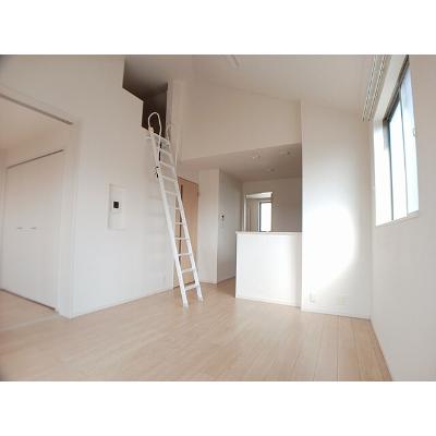 コンフォート西鶉　Ⅱ 203【管理NO：1-022341702-02030】 ★家具家電は申し込み後に搬入します★ ★2026年11月上旬入居可能★の物件写真2