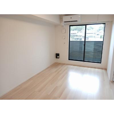 リバーサイドベース 202【管理NO：1-026870901-02020】 ★家具家電は申し込み後に搬入します★ ★2026年10月中旬入居可能★の物件写真2