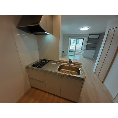 フラン 201【管理NO：1-026270901-02010】 ★家具家電は申し込み後に搬入します★ ★2026年10月中旬入居可能★の物件写真3