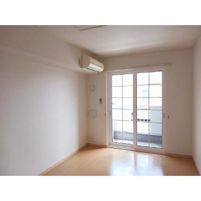 プリメロⅡ 102【管理NO：1-015382702-01020】 ★家具家電は申し込み後に搬入します★ ★2026年11月上旬入居可能★の物件写真2