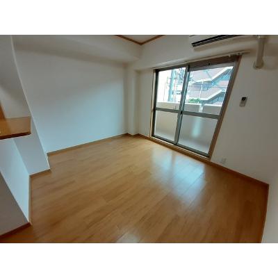 ジュネス里中 201【管理NO：1-013502701-02010】 ★家具家電は申し込み後に搬入します★ ★2026年11月上旬入居可能★の物件写真2