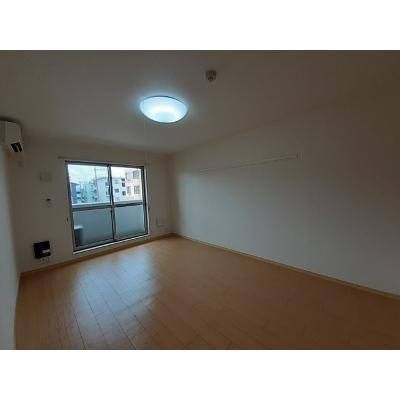 プラティークヌーヴォー 303【管理NO：1-016475801-03030】 ★家具家電は申し込み後に搬入します★ ★2026年10月上旬入居可能★の物件写真2