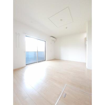 インペリアルライフ 107【管理NO：1-022616201-01060】 ★家具家電は申し込み後に搬入します★ ★2026年11月中旬入居可能★の物件写真2