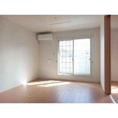 Ｏｌｉｖｅ　Ｃｏｕｒｔ 202【管理NO：1-017420301-02020】 ★家具家電は申し込み後に搬入します★ ★2026年10月下旬入居可能★の物件写真2