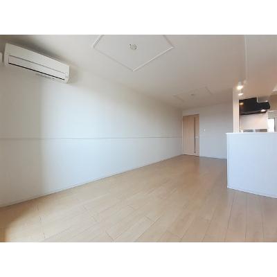 アダジオ 301【管理NO：1-023273402-03010】 ★家具家電は申し込み後に搬入します★ ★2026年10月中旬入居可能★の物件写真2